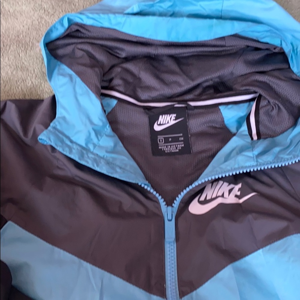 Nike Jacket - Picture 2 of 7